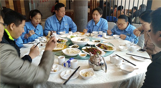 涌永硅橡膠祝大家元宵節(jié)快樂(lè)！