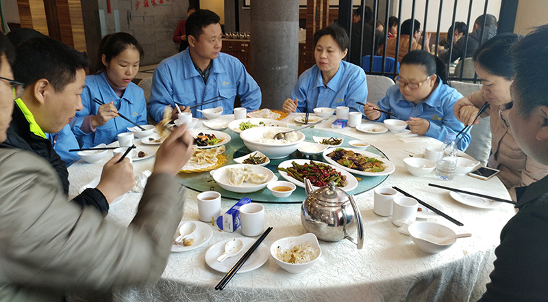 涌永硅橡膠祝大家元宵節(jié)快樂(lè)！